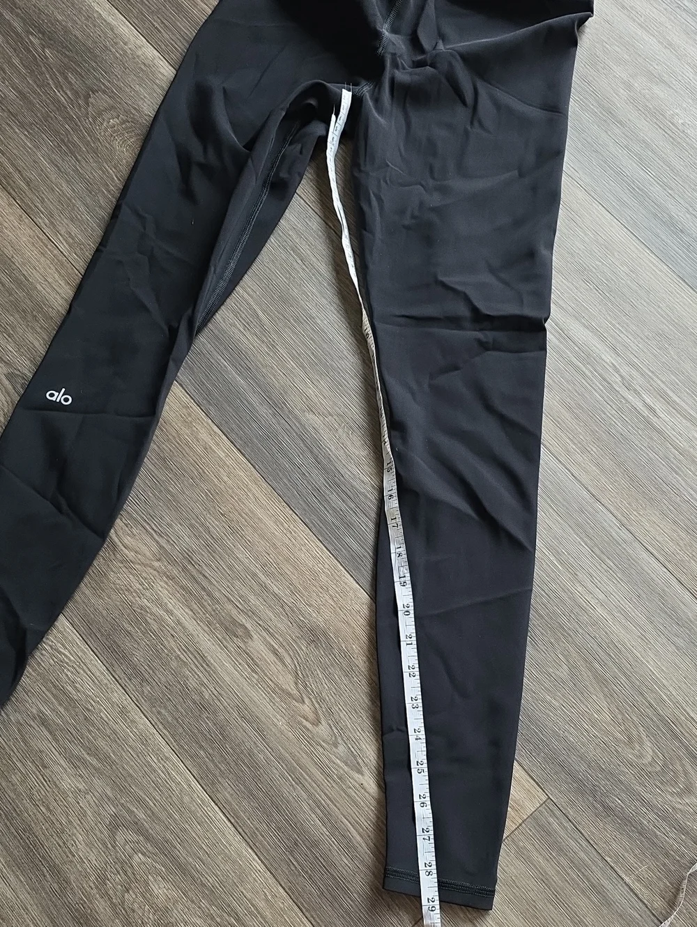 ALO Yoga waist stretch